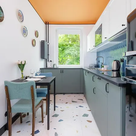 Pet-friendly Krasickiego Podgórze Cracow By Renters Apartamento