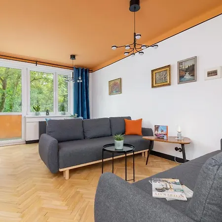 Pet-friendly Krasickiego Podgórze Cracow By Renters Apartamento
